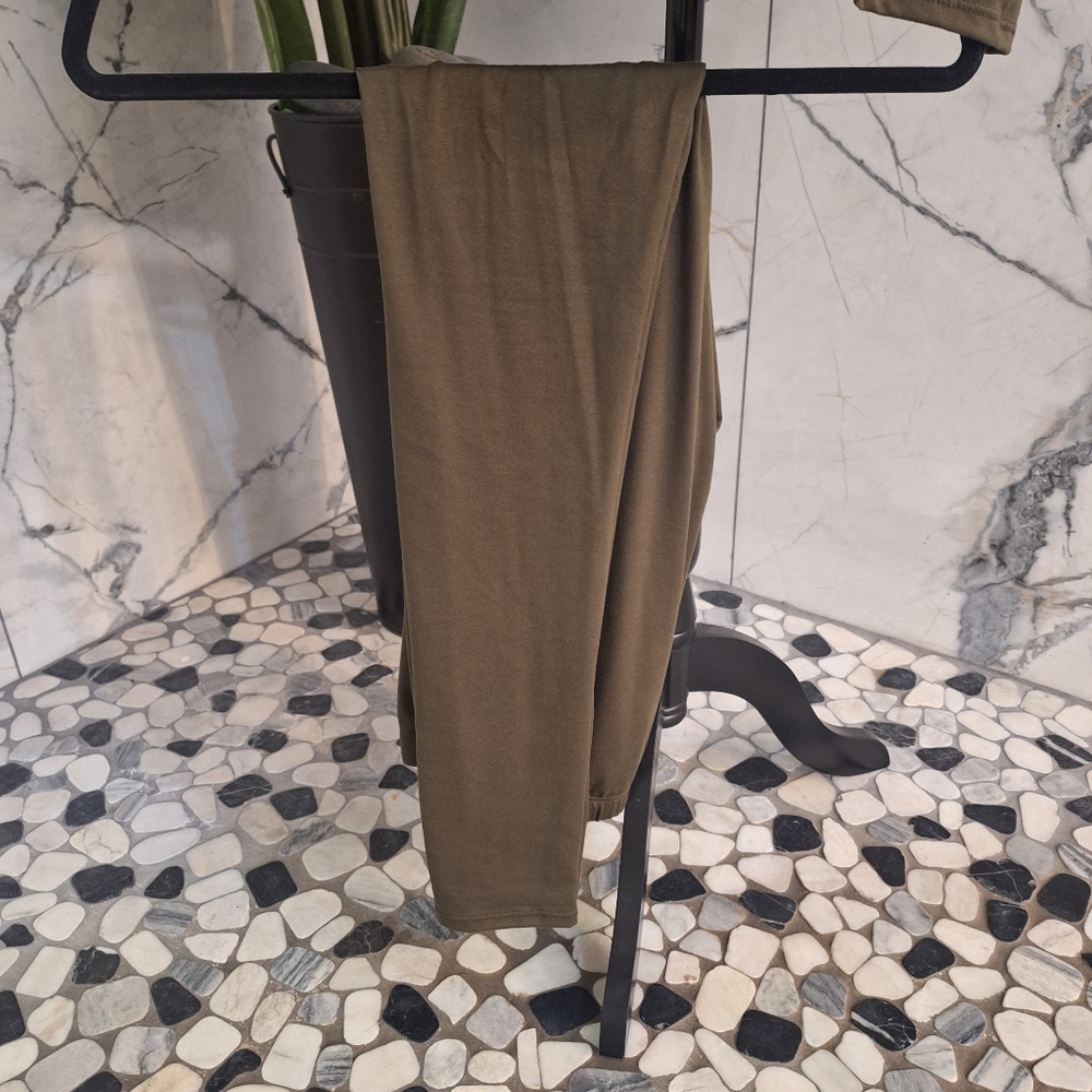 Pants Set - Picture 3 of 5